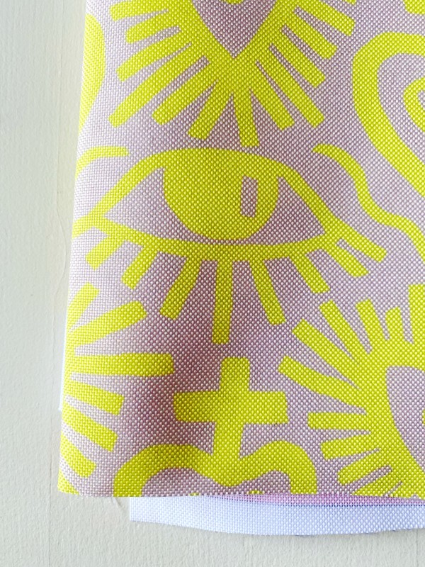 Coupon Exvoto Jaune Tissu Imperméable 100X155 cm