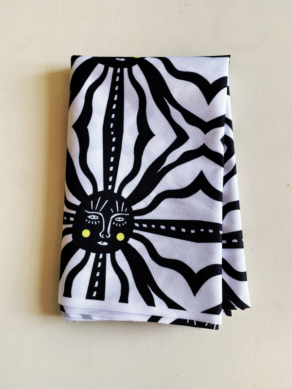 Coupon Le Soleil Noir Et Blanc Tissu Imperméable 120X155 cm