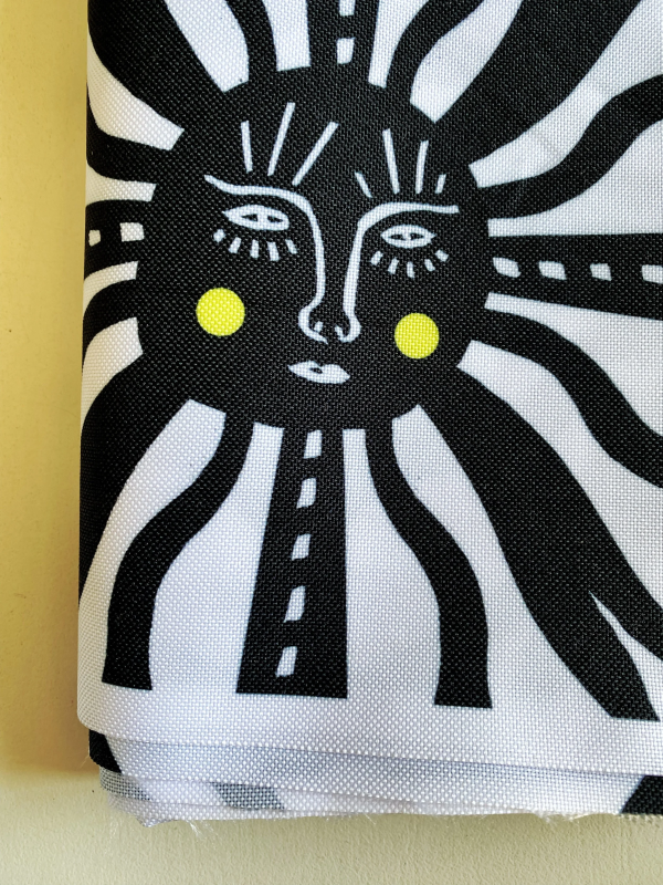 Coupon Le Soleil Noir Et Blanc Tissu Imperméable 120X155 cm