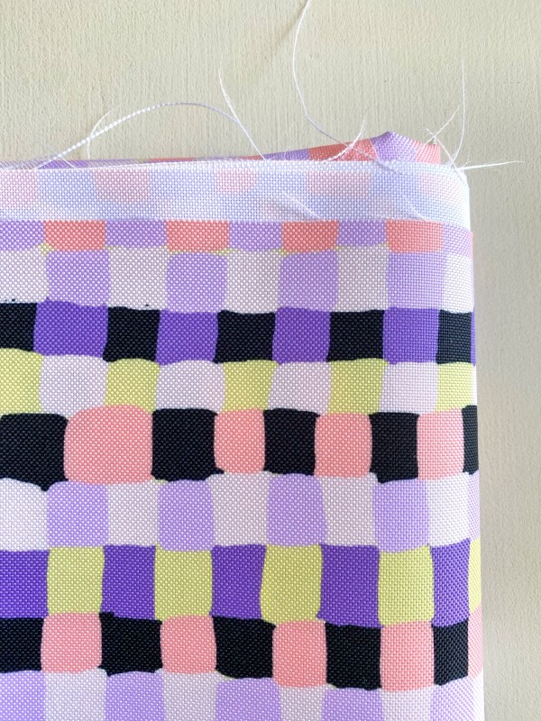 Coupon Squares Mauve Tissu Imperméable 84X155 cm